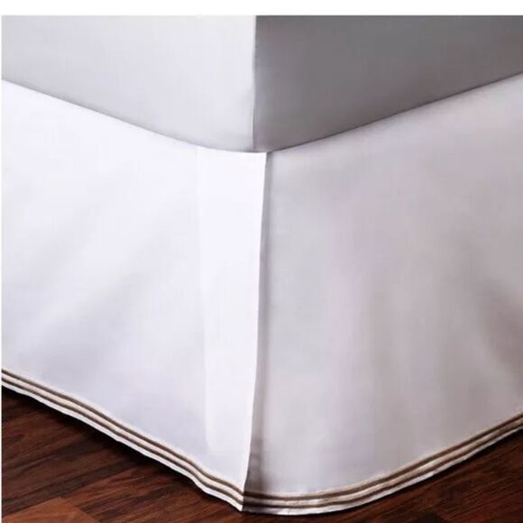 HUDSON PARK COLLECTION Italian Linens Bedskirt, white/stripe Champagne - Picture 1 of 4